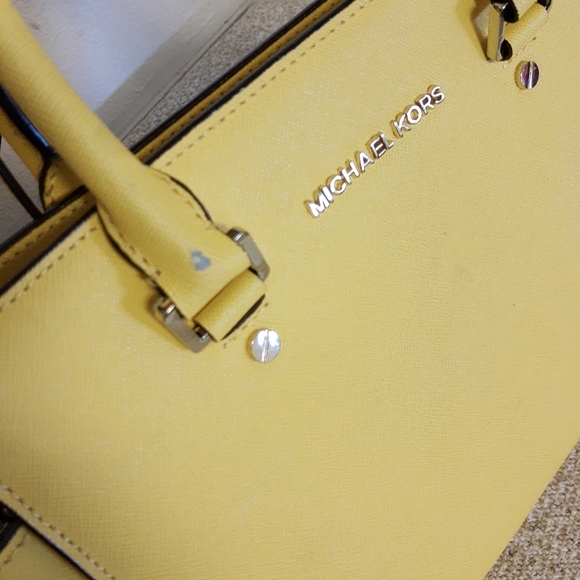 Michael Michael Kors Yellow Saffiano Leather Bag - Picture 4 of 7